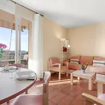 Berliat F2 N°16 Ferienhaus *