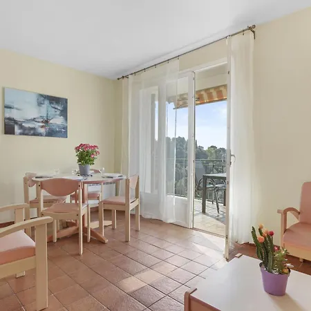 Berliat F2 N°16 Tatil Evi Bormes-les-Mimosas